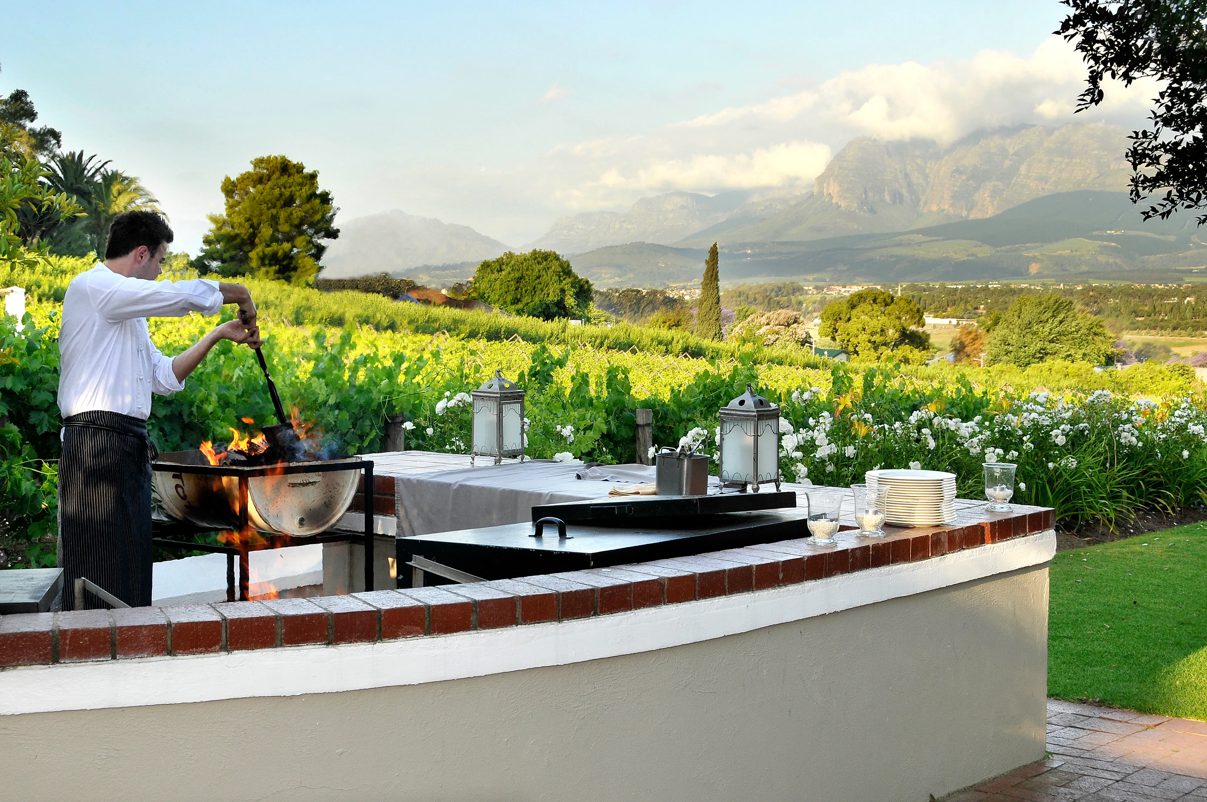 Guests dining in the Winelands